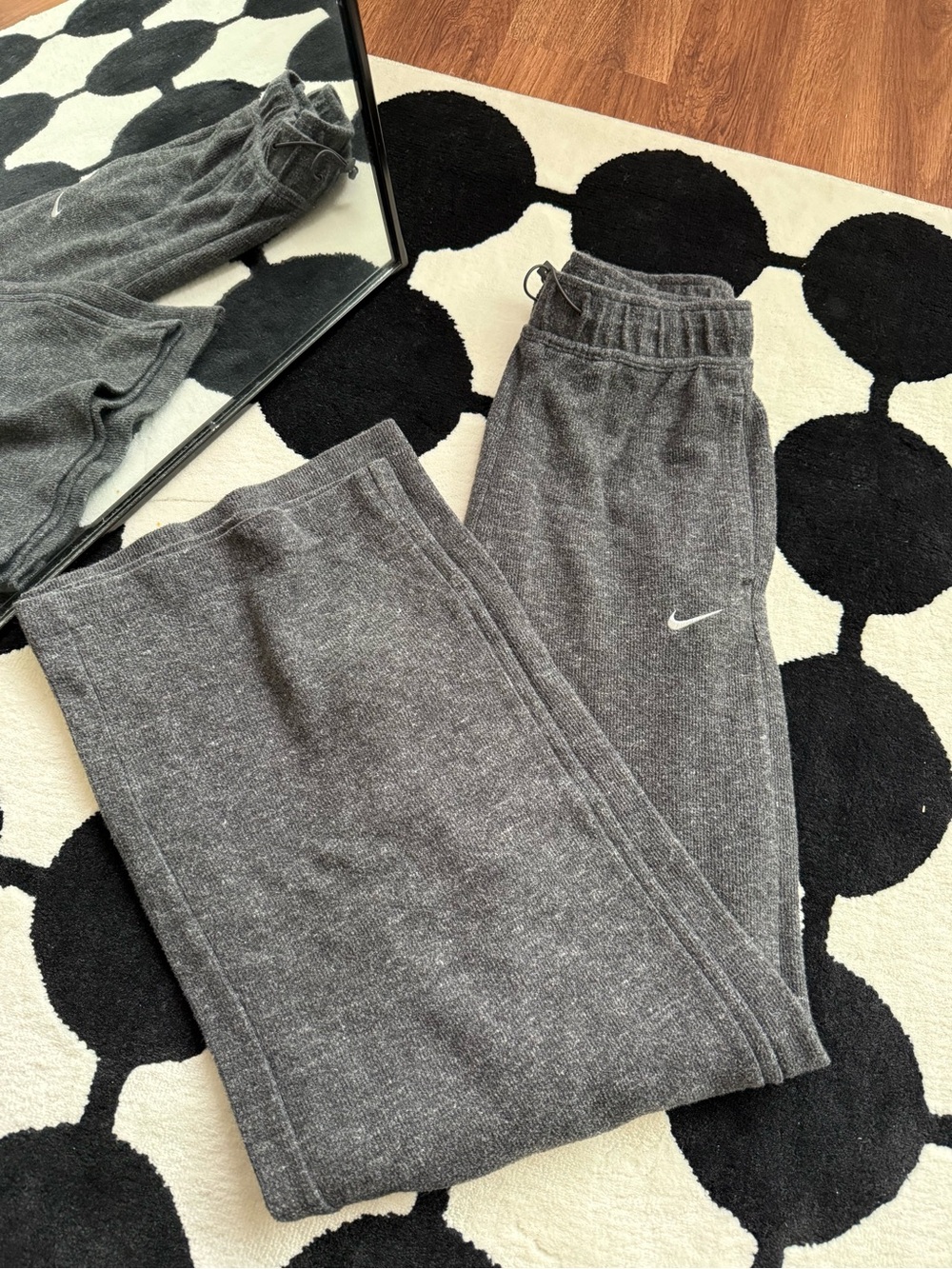 Nike women’s Therma-Fit straight leg